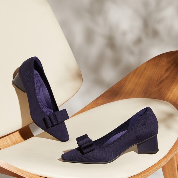 Vivaia Navy Blue Removable Charm Pointed Toe Block Heel Bow Pumps US 8 EU‎ 39 - Picture 3 of 14